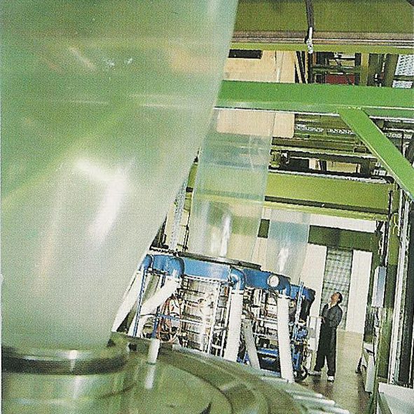 Blown-film extrusion producing VCI polythene film