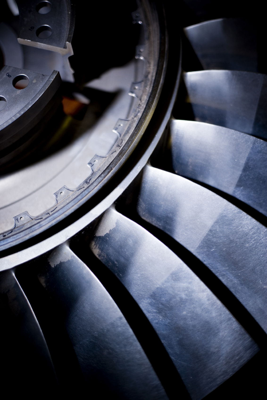 Metal machine components showing surface detail relevant to hydrogen embrittlement protection