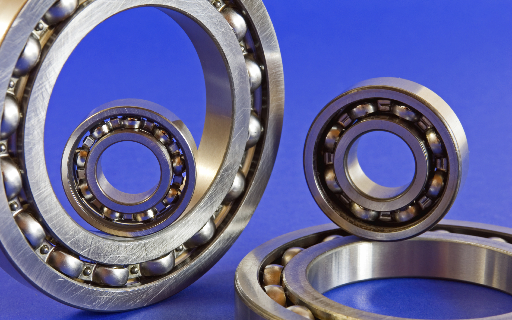 Detailed view of metal machine parts susceptible to hydrogen embrittlement, protected using TechCorro VCI technology